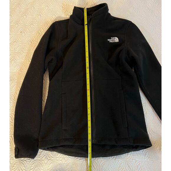 Black The Northface fleece jacket
Size￼sm
Excellent condition - Picture 6 of 8